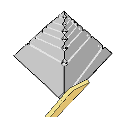 Modell mit Innenrampe für den Bau der Cheops-Pyramide